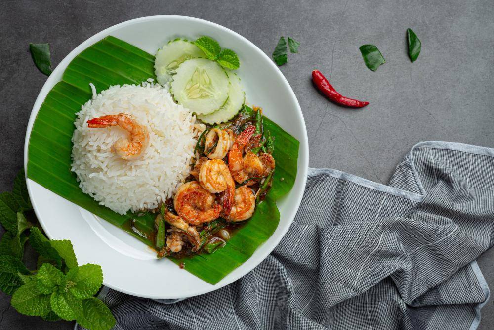 ilustrasi nasi liwet (freepik.com/jcomp)