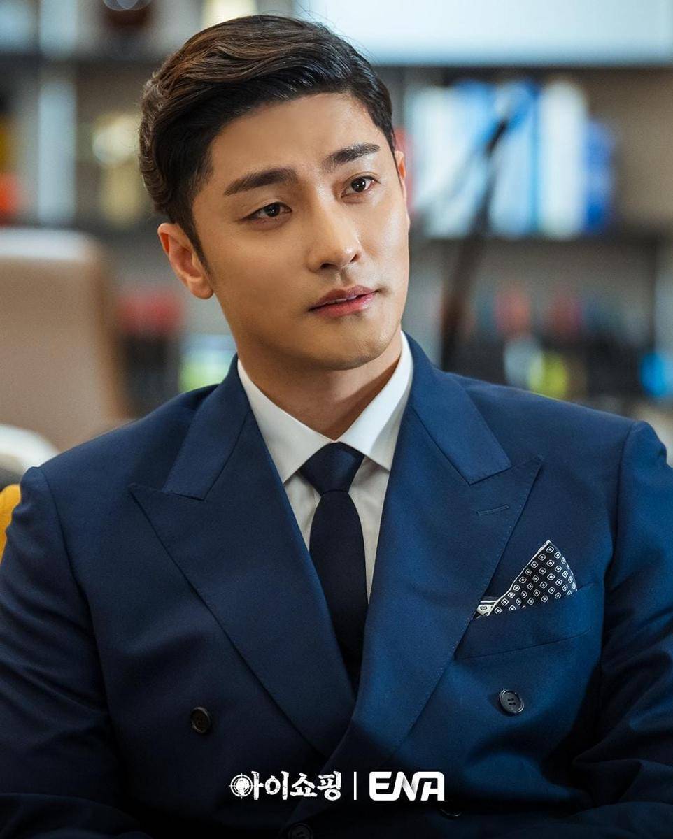 Sung Hoon di drama The Defects (instagram.com/channel.ena.d)