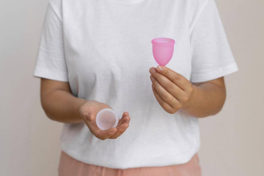 Sebelum Beralih ke Menstrual Cup, Kenali Potensi Risikonya