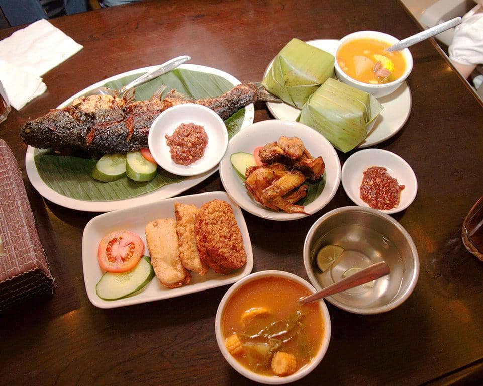 ilustrasi nasi timbel khas Sunda (/commons.wikimedia.org/Zul Rosle)