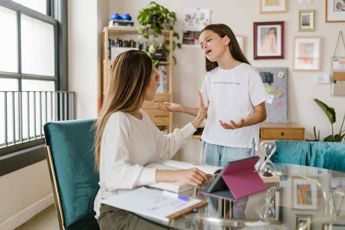 ilustrasi ibu menegur anak (pexels.com/RDNE Stock project)