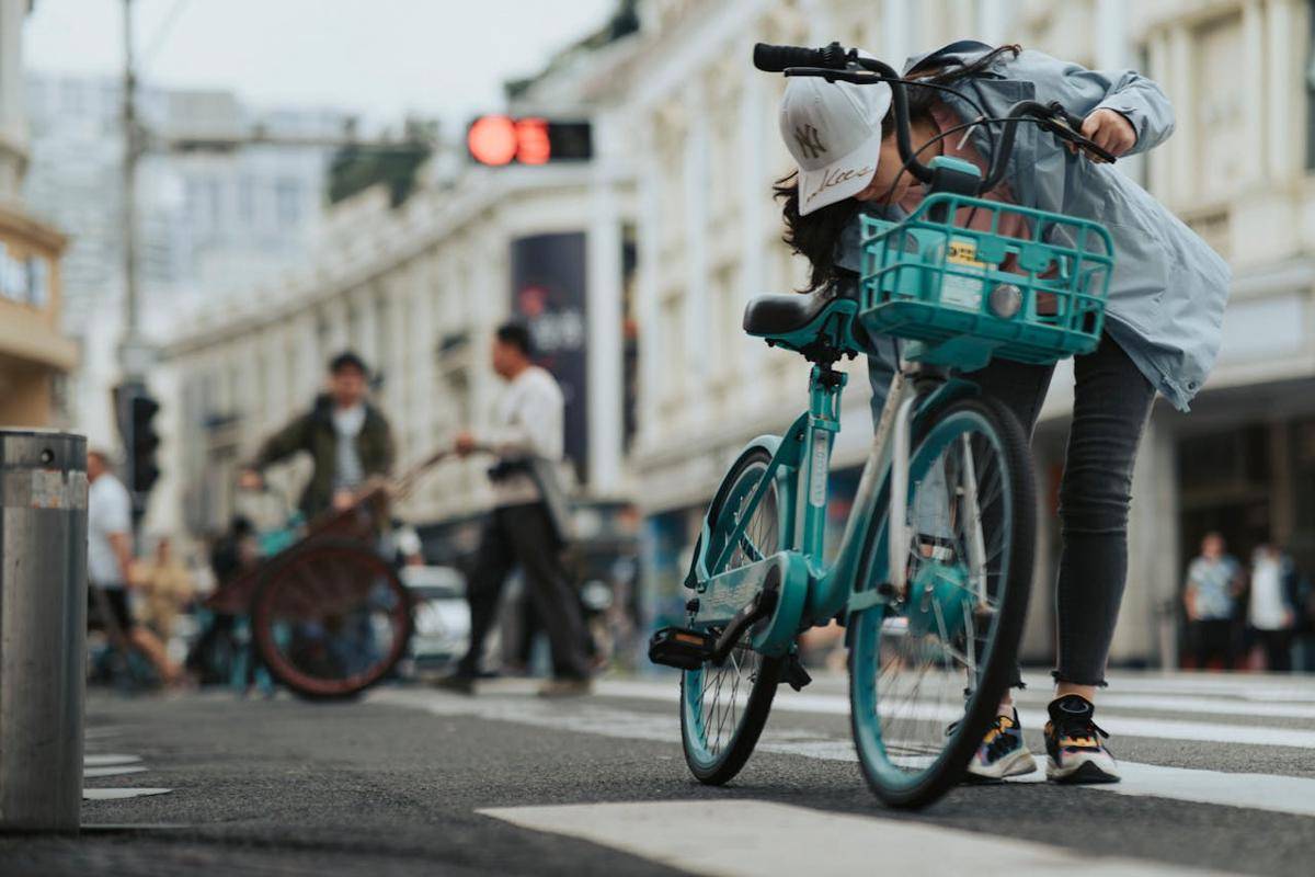 ilustrasi pesepeda (pexels.com/ZhiCheng Zhang)