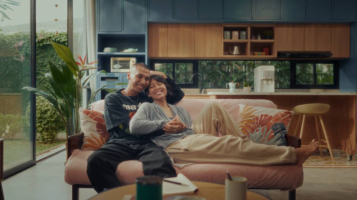 Rayi dan istrinya, Dila Hadju (youtube.com/RayiPutra26)