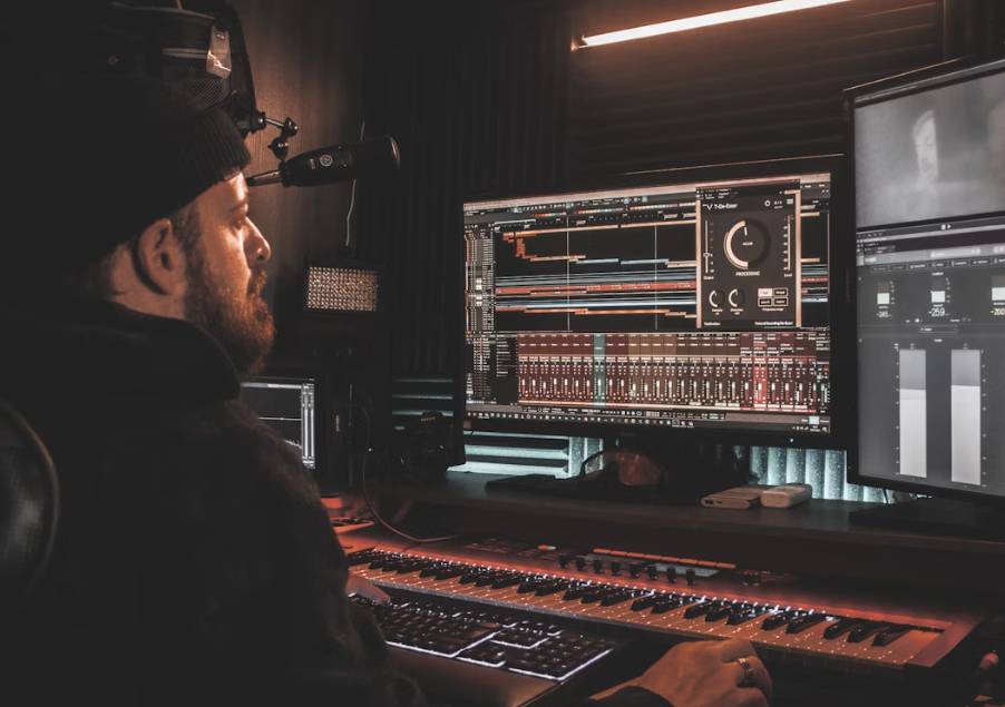illustrasi audio editing (unsplash.com/Techivation)