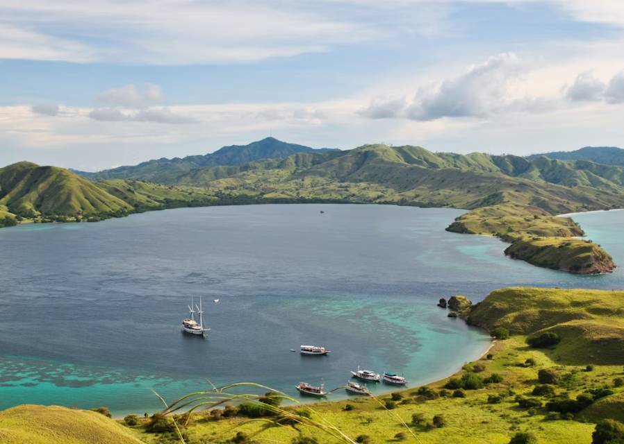 potret Pulau Padar (unsplash.com/Denissa Devy)