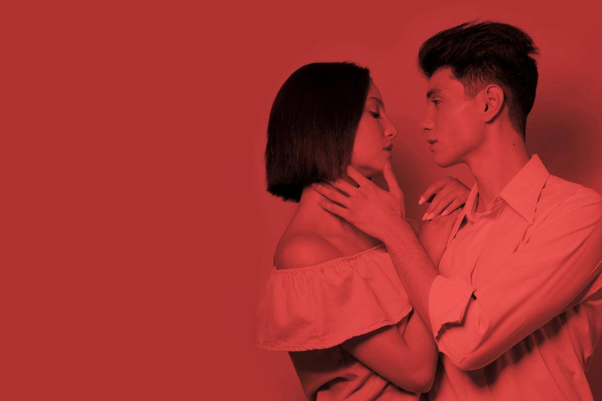 Ilustrasi tampilan samping pasangan dengan nuansa merah (freepik.com/freepik)