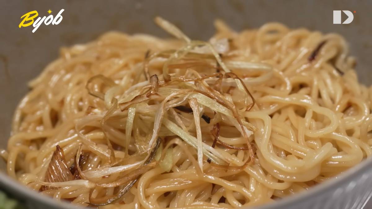 Tangkapan layar mi daun bawang ala Chenle NCT Dream (youtube.com/John_maat)