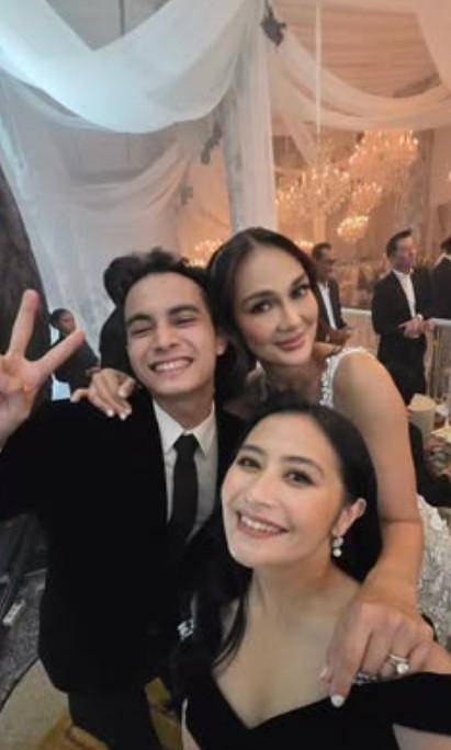Prilly hadiri pernikahan Luna dan Maxime (Instagram.com/prillylatuconsina96)