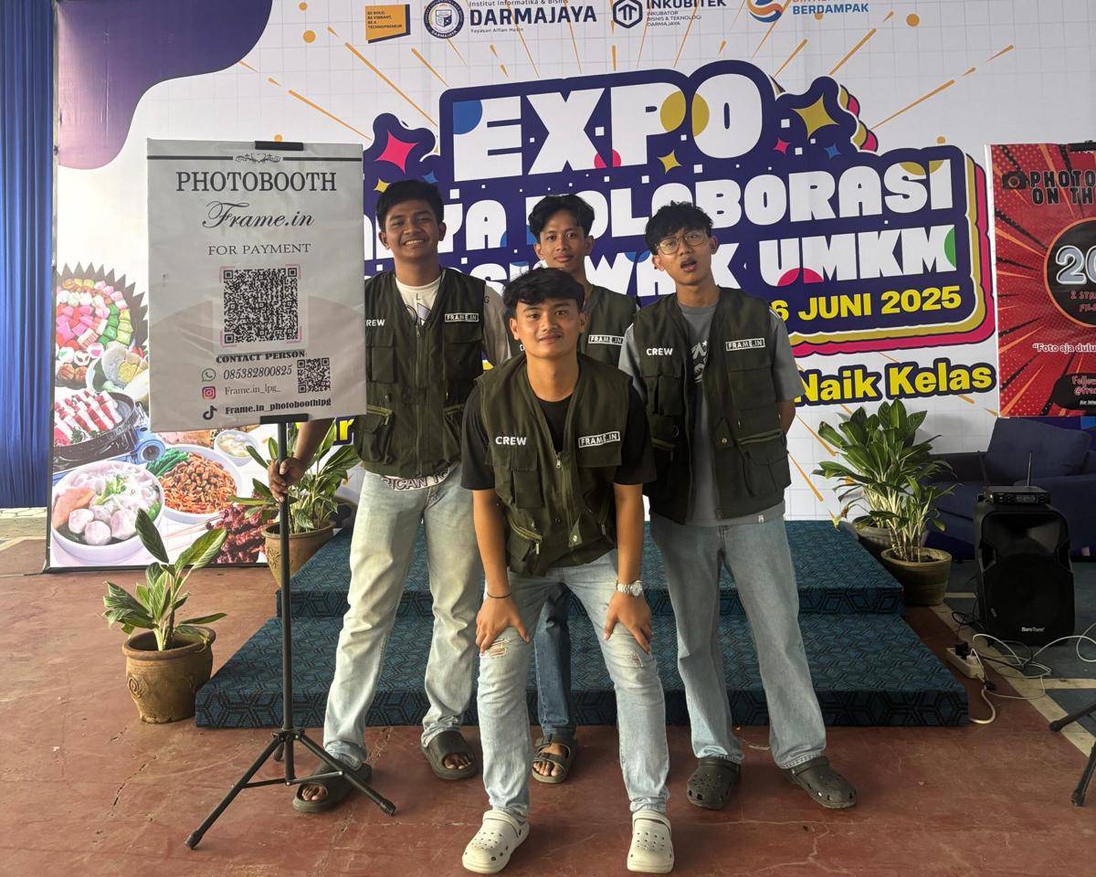 Tim usaha kreatif Frame In Photobooth IIB Darmajaya Berhasil Meraih Pendanaan dari Program Pembinaan Mahasiswa Wirausaha (P2MW) 2025 