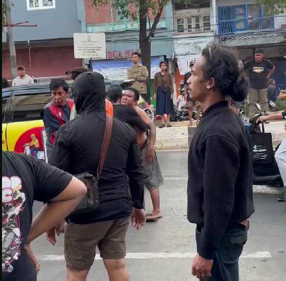 Tangkapan layar video penganiayaan di Pasar Kalimbu Makassar/istimewa