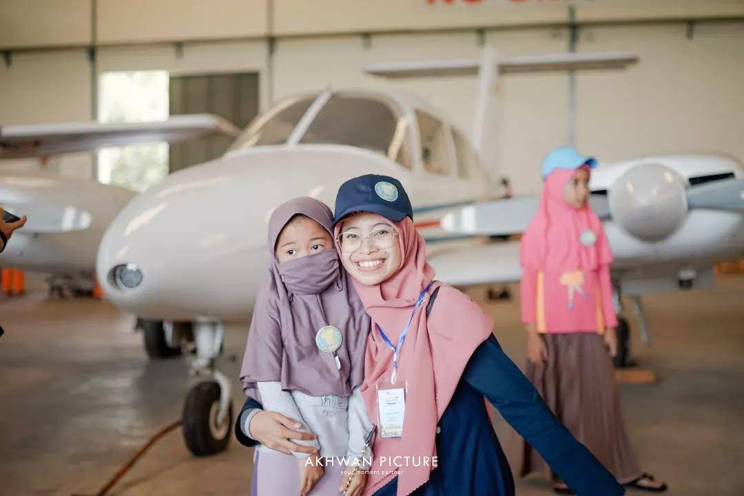 Selamat naik kelas Ibu..Jika di akhir Desember anak-anak mulai pembagian buku rapor, rasanya pa.jpg