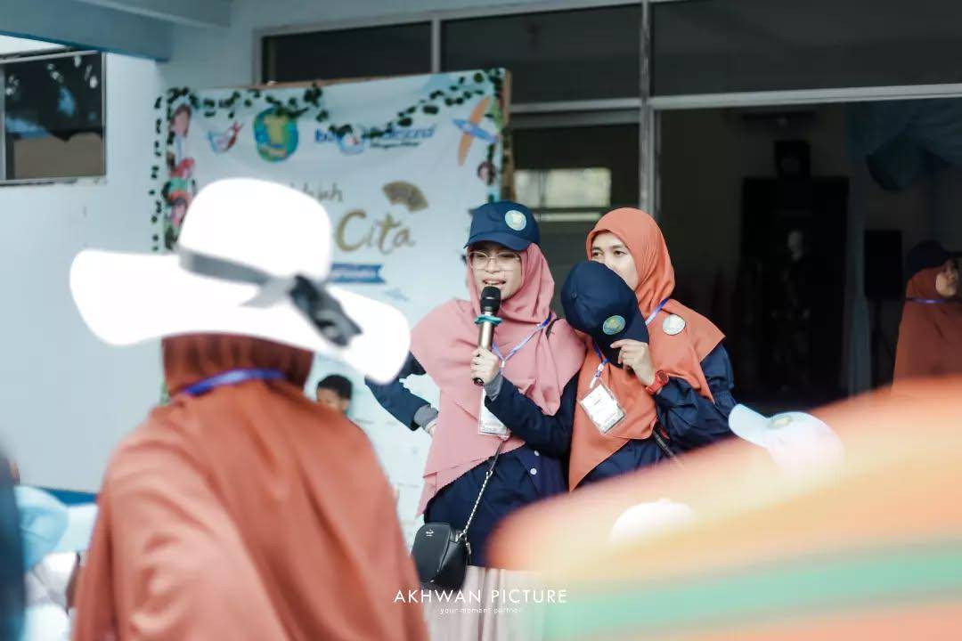 Selamat naik kelas Ibu..Jika di akhir Desember anak-anak mulai pembagian buku rapor, rasanya pa (1).jpg