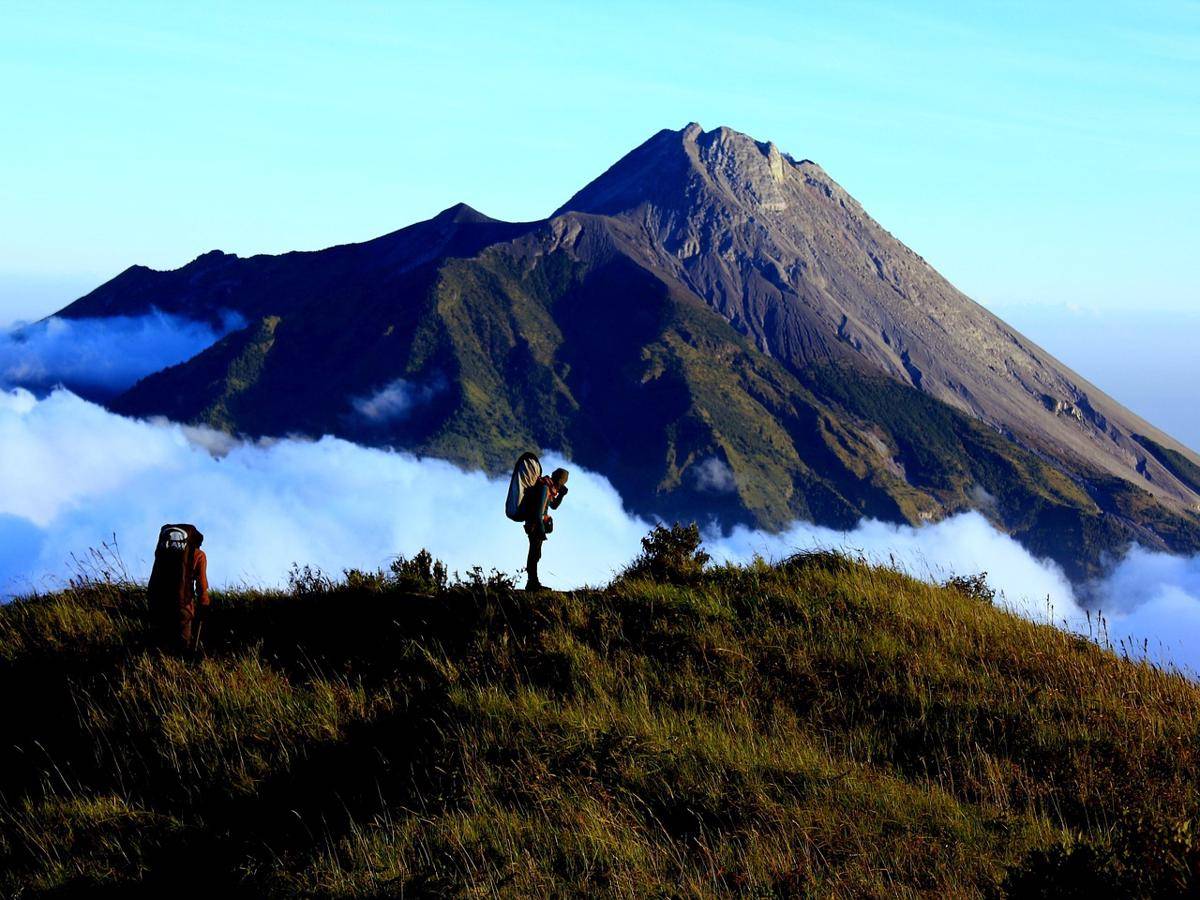 ilustrasi gunung di Indonesia (pixabay.com/Ady_Fauzan)