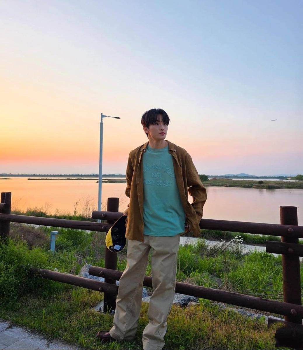 Mark NCT (instagram.com/onyourm__ark)