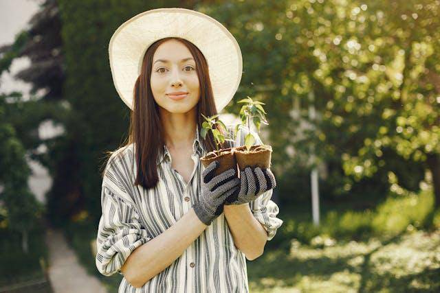 Ilustrasi wanita berkebun (Pexels.com/Gustavo Fring)