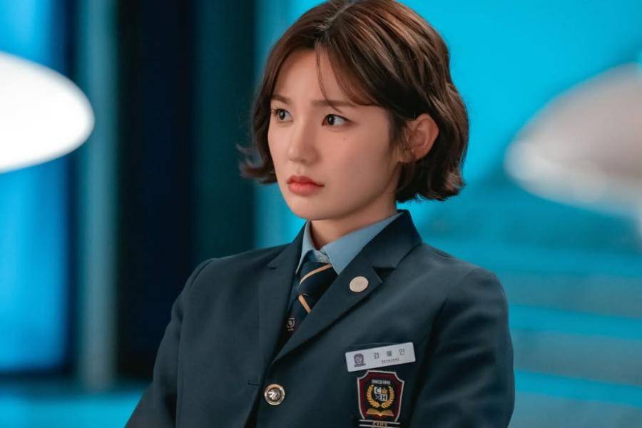 Kim Hye In (Lee Eun Saem) di drakor Bitch X Rich 2 (instagram.com/koktv_official)