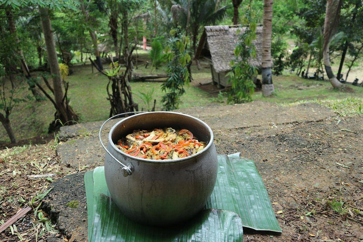 Ilustrasi memasak nasi liwet (commons.wikimedia.org/Arief Rachman) 