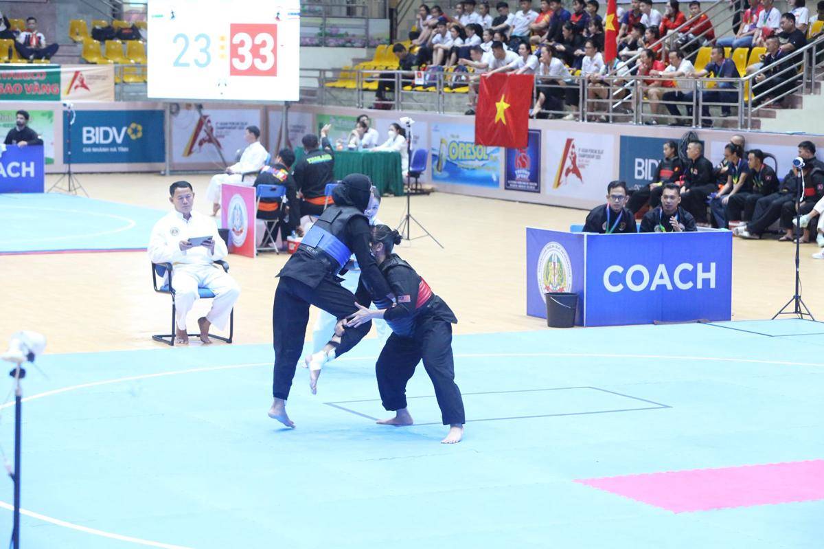 Safira Dwi Meilani bertanding di 9th Asian Pencak Silat Championship 2025 Vietnam. (Dok Safira Dwi Meilani).