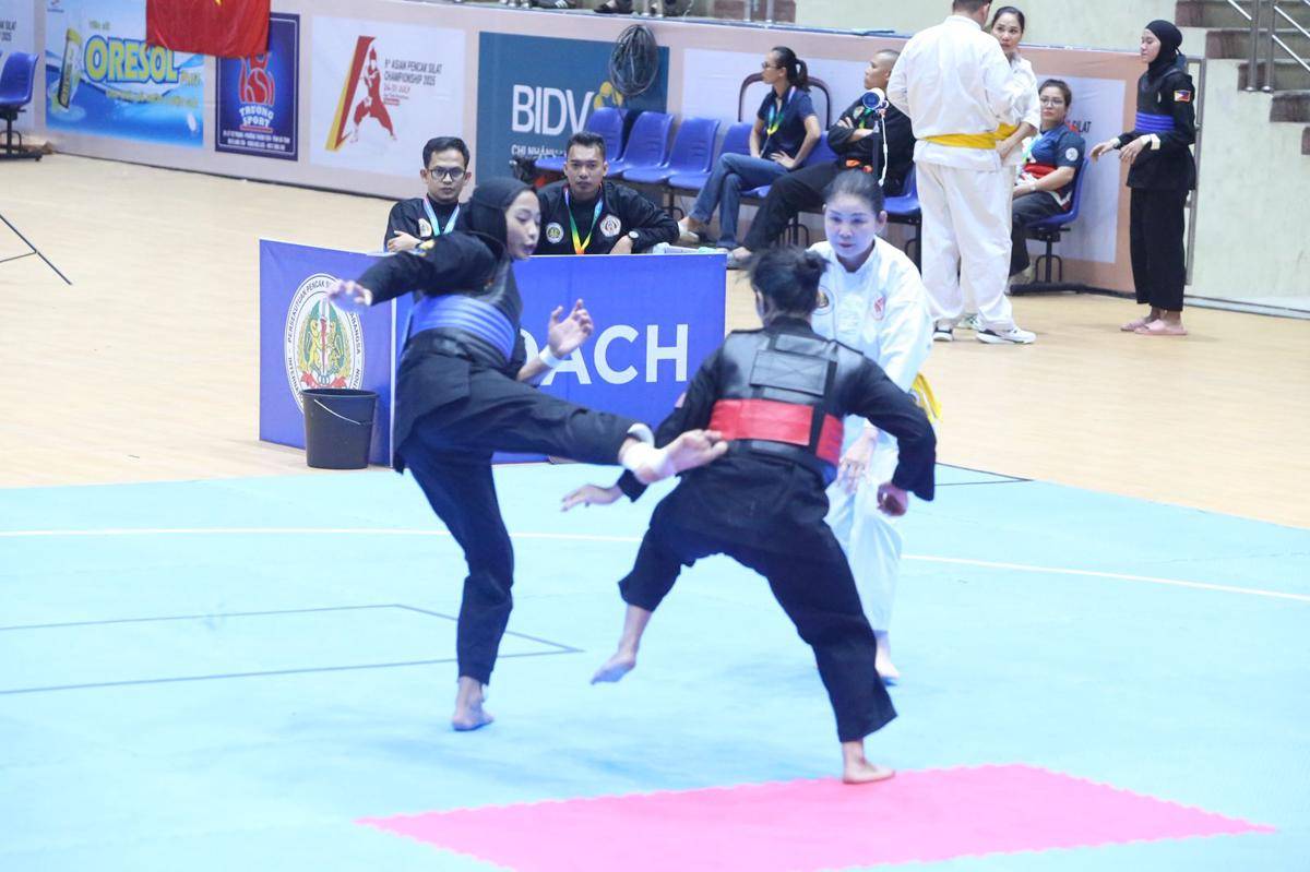Safira Dwi Meilani bertanding di 9th Asian Pencak Silat Championship 2025 Vietnam. (Dok Safira Dwi Meilani).