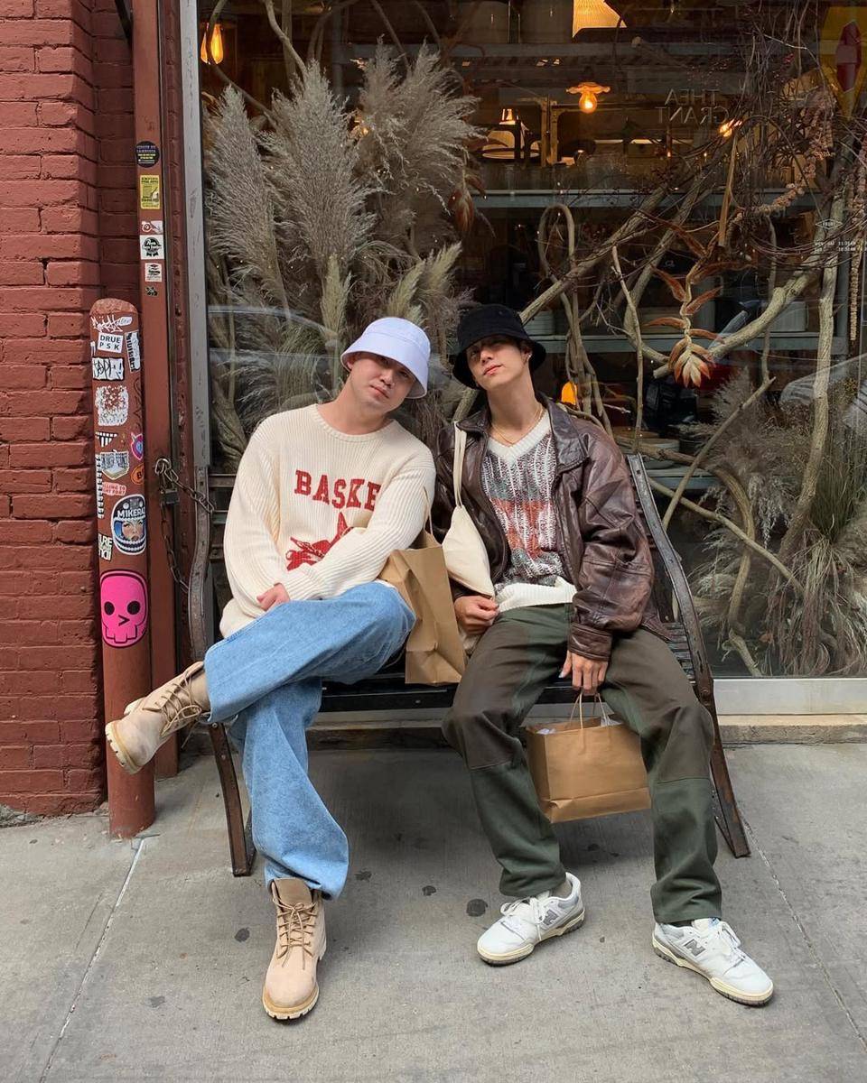 style hangout kece ala Mark Tuan (instagram.com/marktuan)