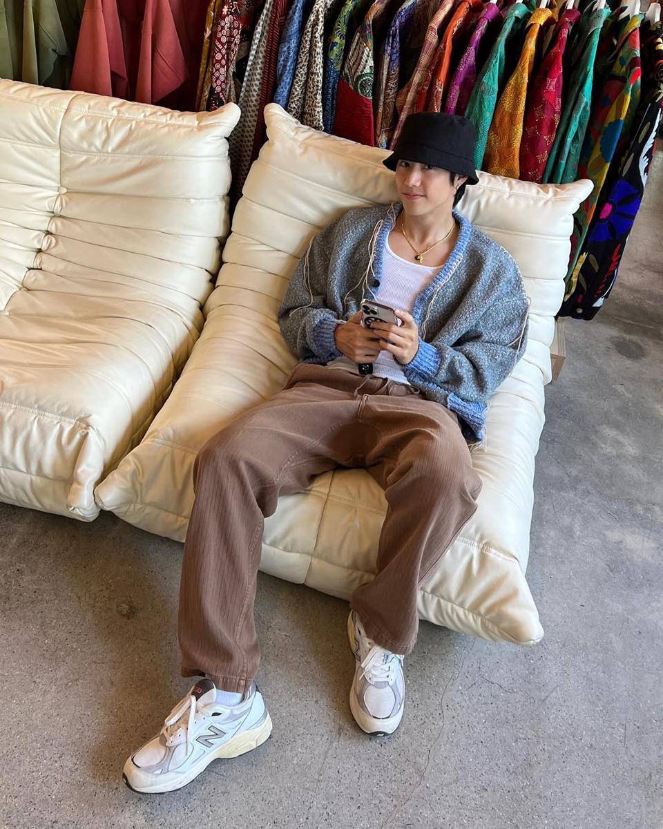style hangout kece ala Mark Tuan (instagram.com/marktuan)
