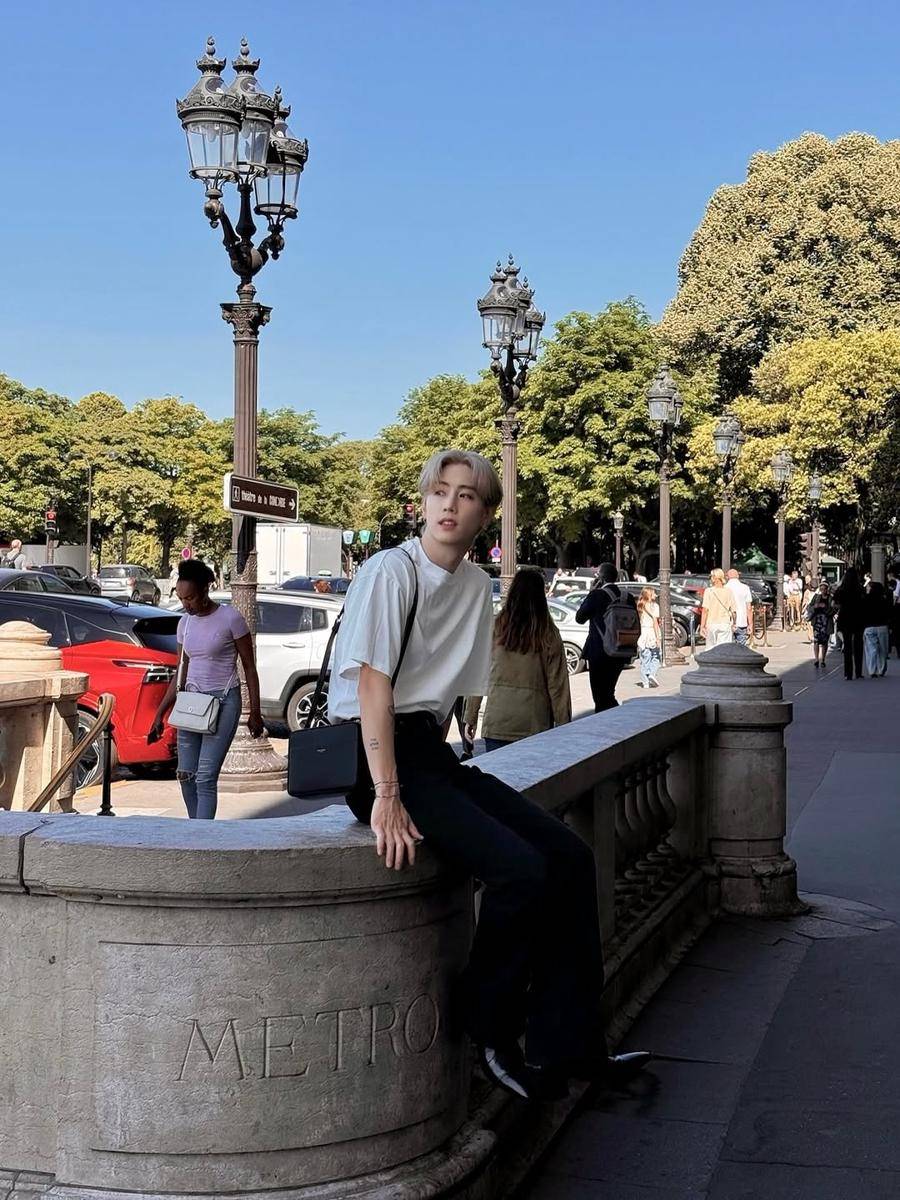style hangout kece ala Mark Tuan (instagram.com/marktuan)