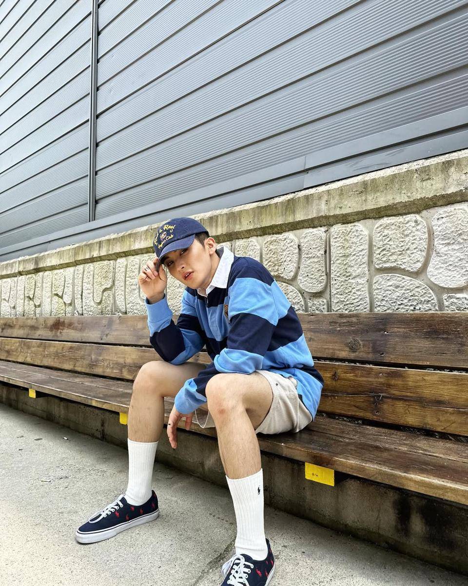 casual teen style ala Mark NCT (instagram.com/onyourm__ark)