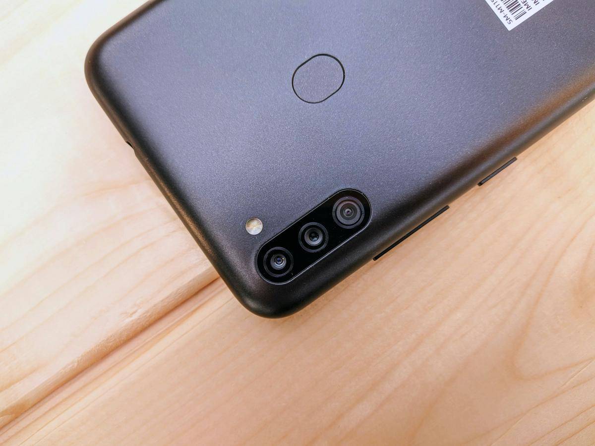 fingerprint scanner fisik di HP (unsplash.com/AndreyMatyeev)