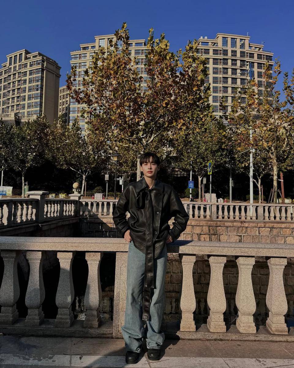 Gun Atthaphan (instagram.com/gun_atthaphan)