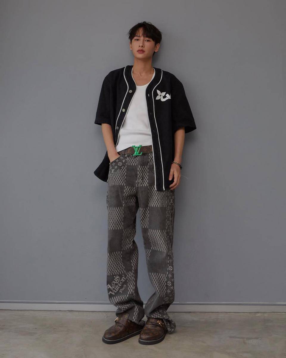 Gun Atthaphan (instagram.com/gun_atthaphan)
