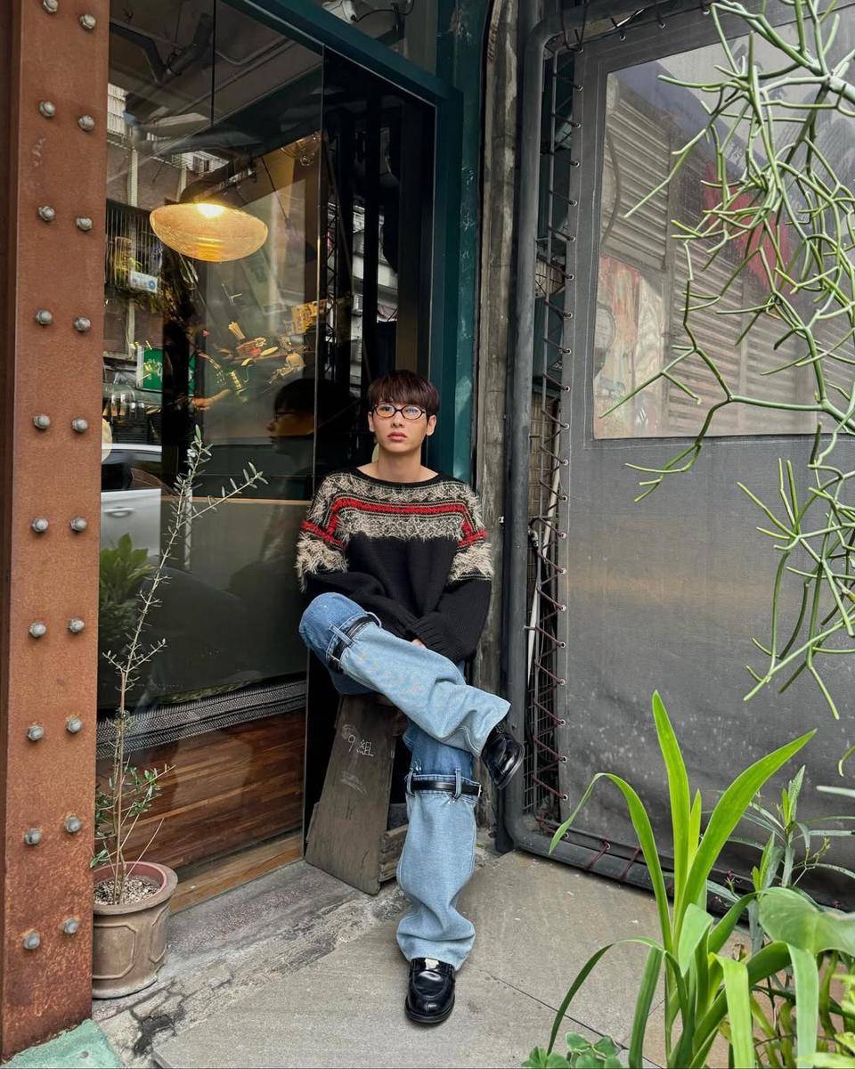Gun Atthaphan (instagram.com/gun_atthaphan)