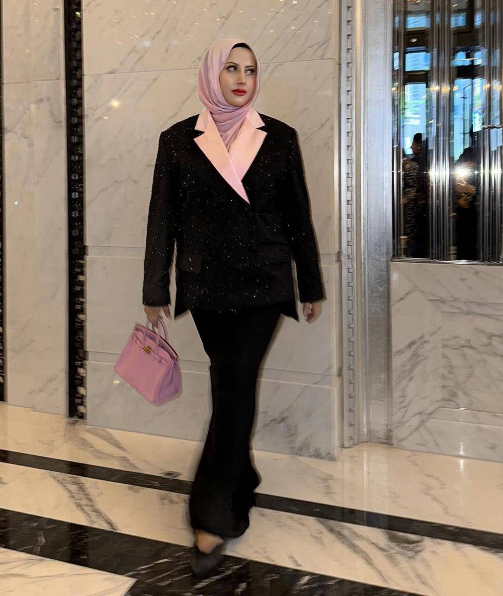 padu padan outfit feminin untuk ngantor (instagram.com/tasyiiathasyia)