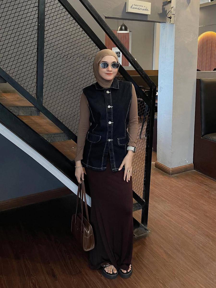 OOTD cokelat ala Lisna Feri