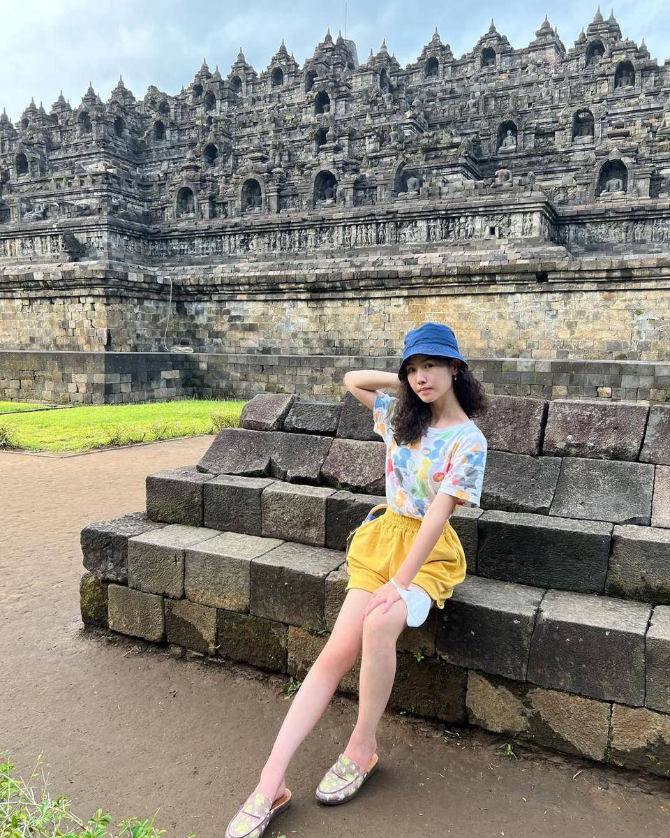 OOTD liburan ala Louise CoC (instagram.com/lousabela)