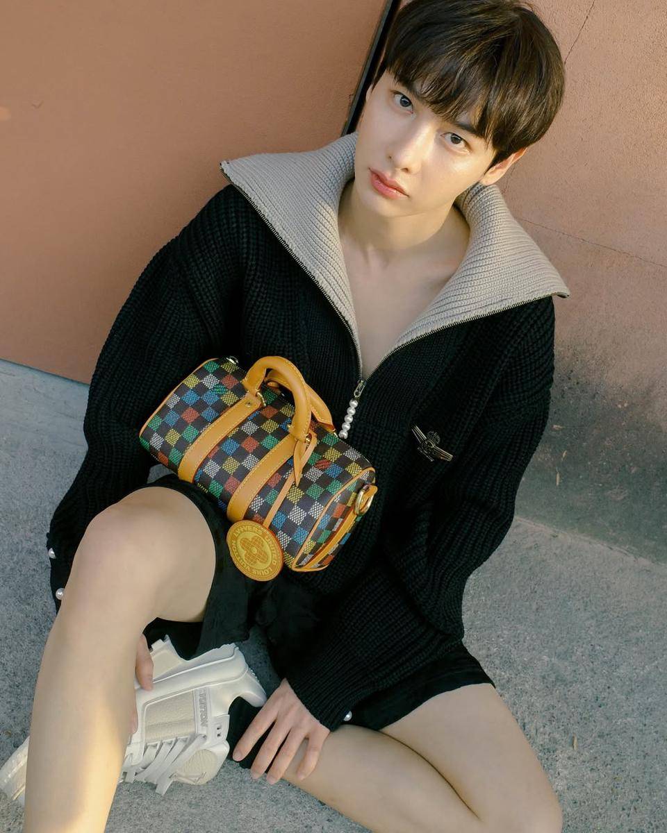 Gun Atthaphan (instagram.com/gun_atthaphan)