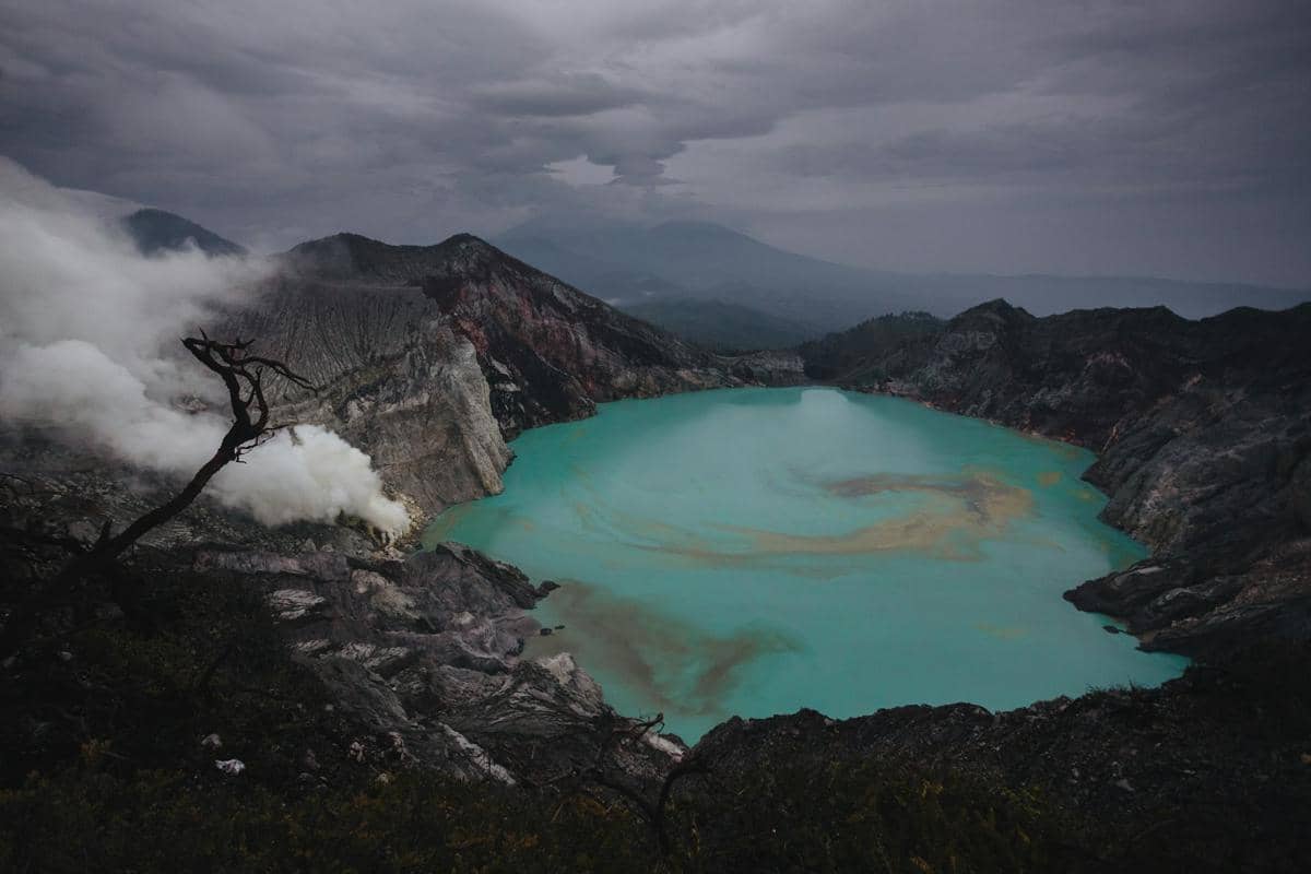 ilustrasi Kawah Ijen