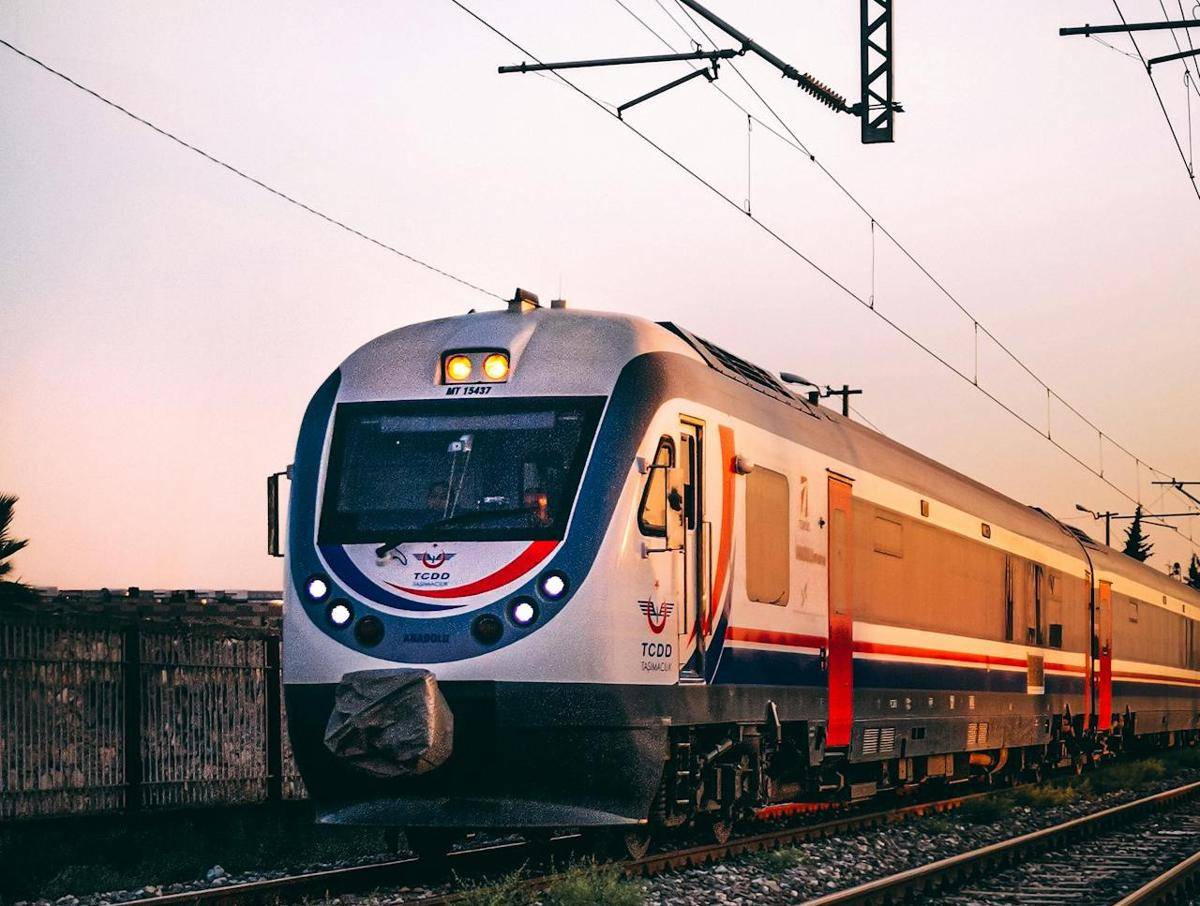 ilustrasi KRL (pexels.com/Kaan Durmuş)