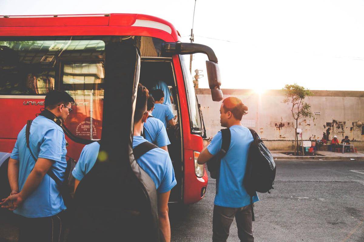 ilustrasi naik bus (pexels.com/Lê Minh)