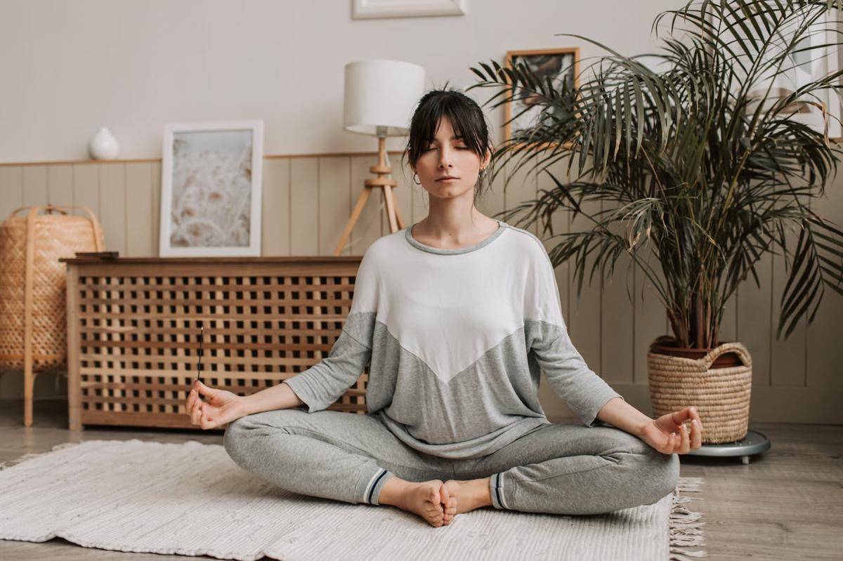 Ritual Malam Singkat yang Bikin Tidur Lebih Nyenyak (Pexels.com/ Vlada Karpovich)