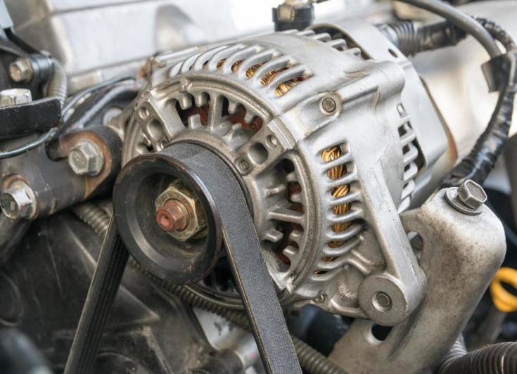 illustrasi alternator mobil (vecteezy.com/pichai pipatkuldilok)
