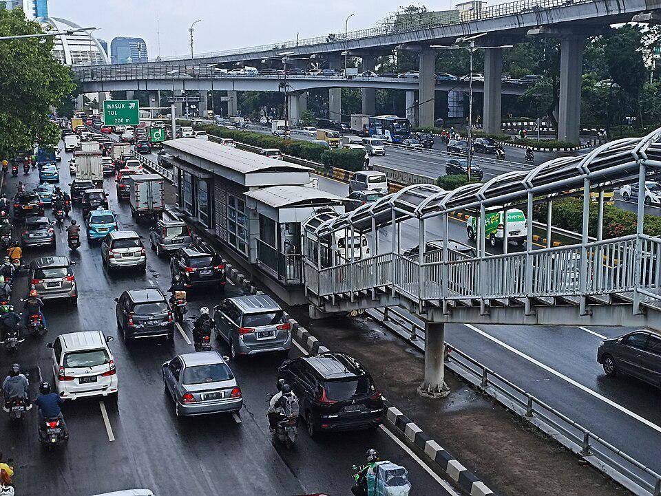 Ilustrasi Halte Transjakarta.
(Fadly Kurniadi, CC BY-SA 4.0, via Wikimedia Commons)