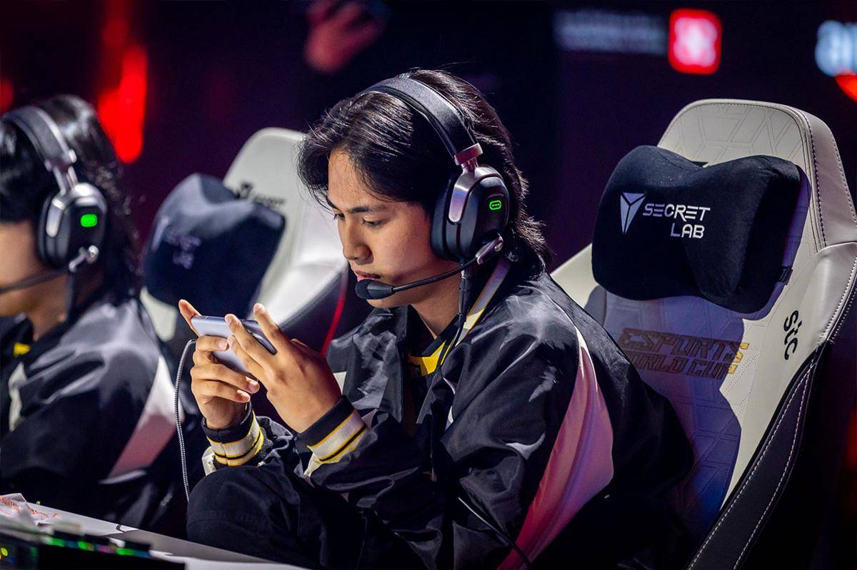 Kelra yakin RRQ seharusnya cukup kuat untuk maju ke babak selanjutnya. (Dok. Esports World Cup)
