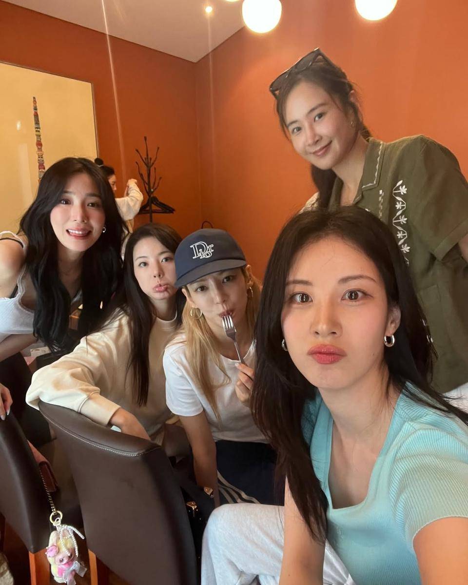 Reuni SNSD di ulang tahun Tiffany