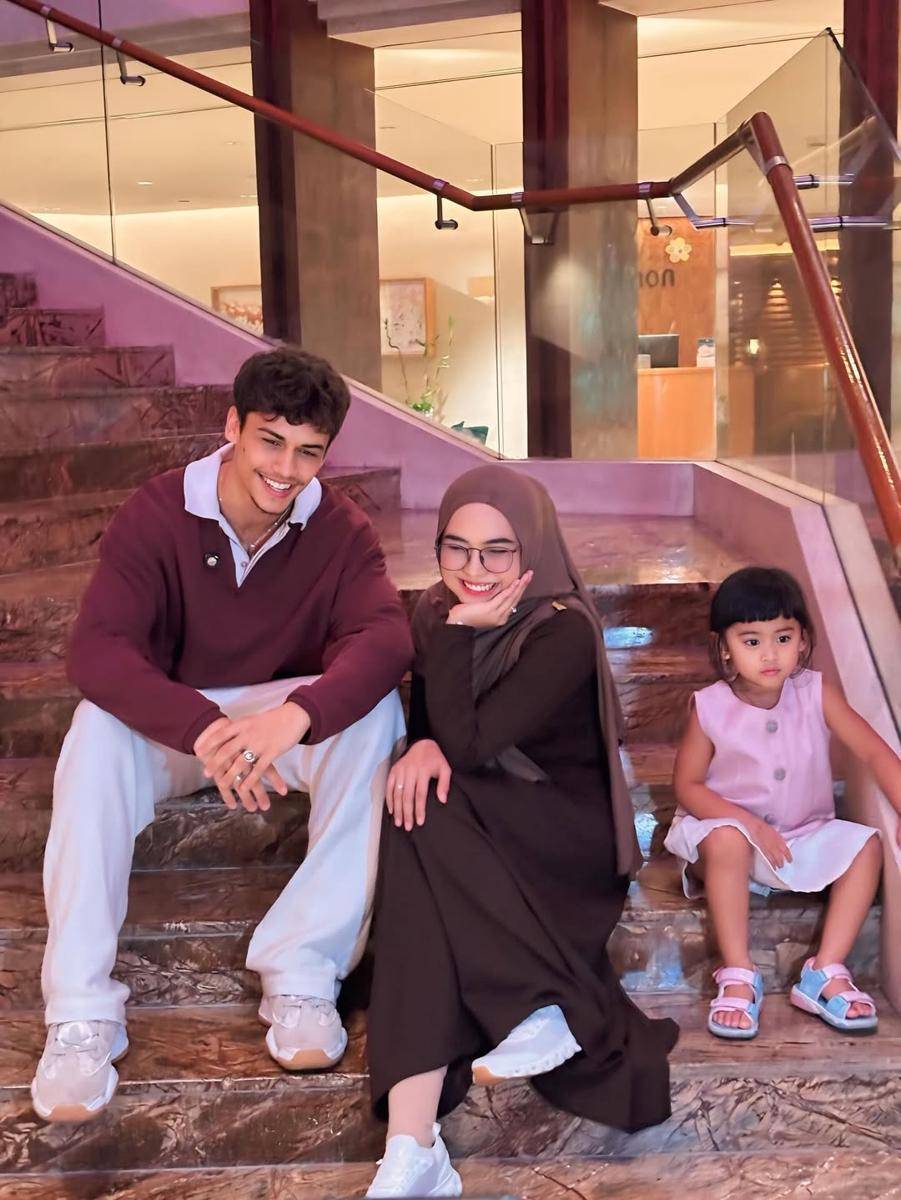 potret Ria Ricis, Moana dan Harris J (Instagram.com/riaricis1795)