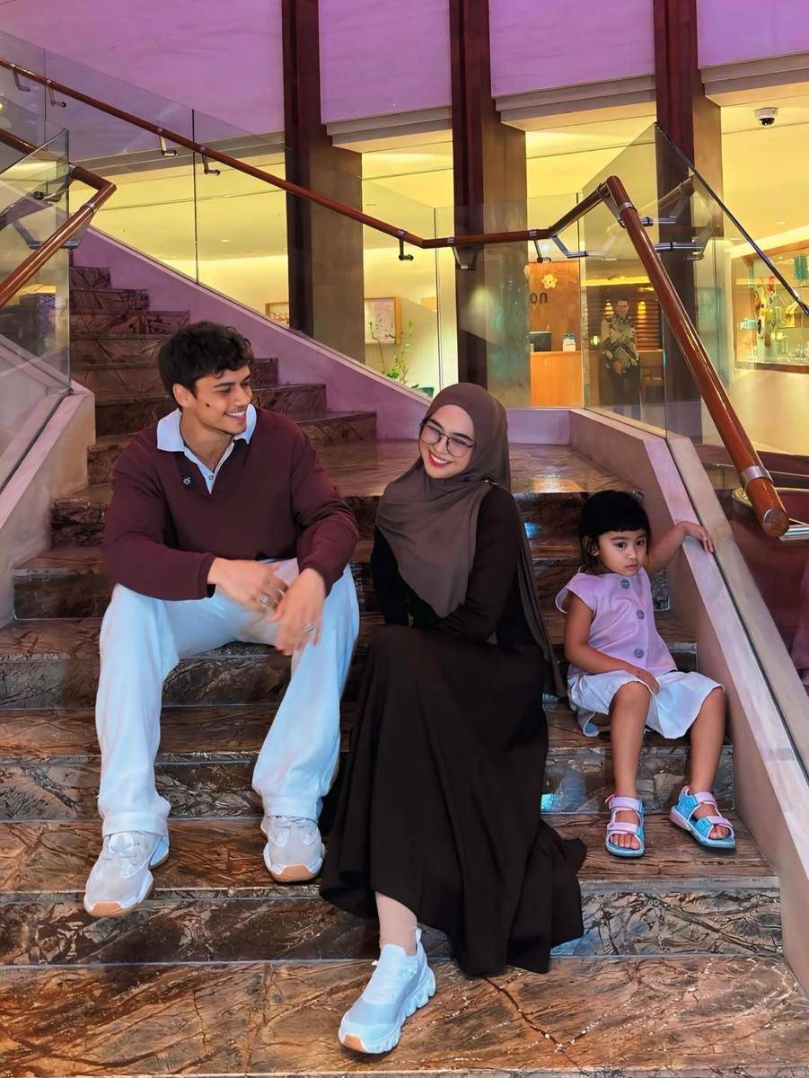 potret Ria Ricis, Moana dan Harris J (Instagram.com/riaricis1795)