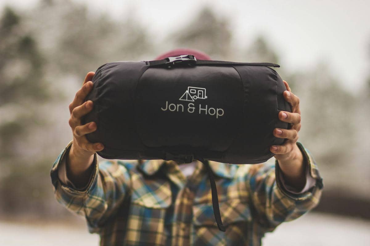 ilustrasi sleeping bag (unsplash.com/Spring Fed Images)