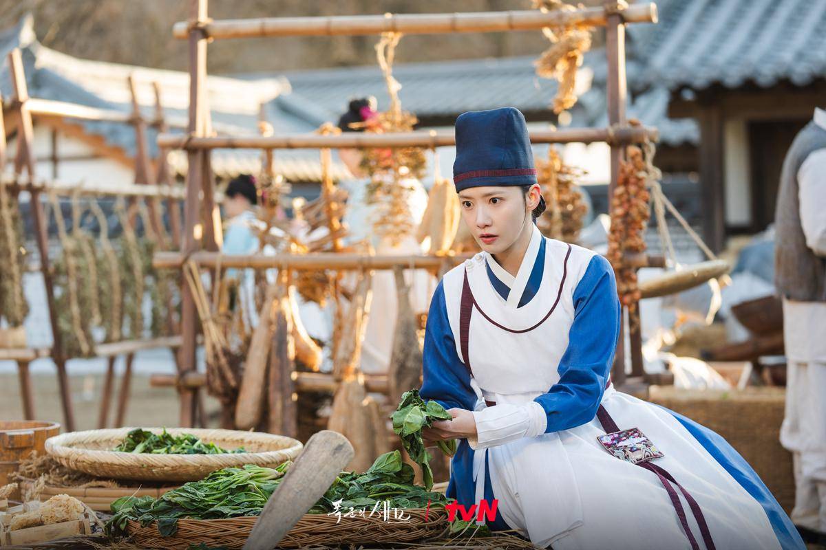 Cuplikan drakor Bon Appetit, Your Majesty (dok. TVN/Bon Appetit, Your Majesty)