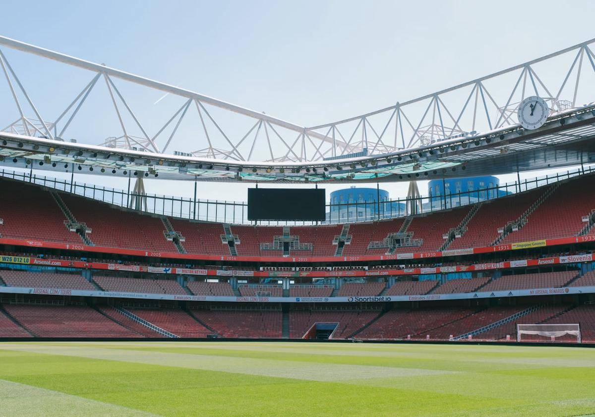 ilustrasi stadion sepak bola (pexels.com/Huy Phan)
