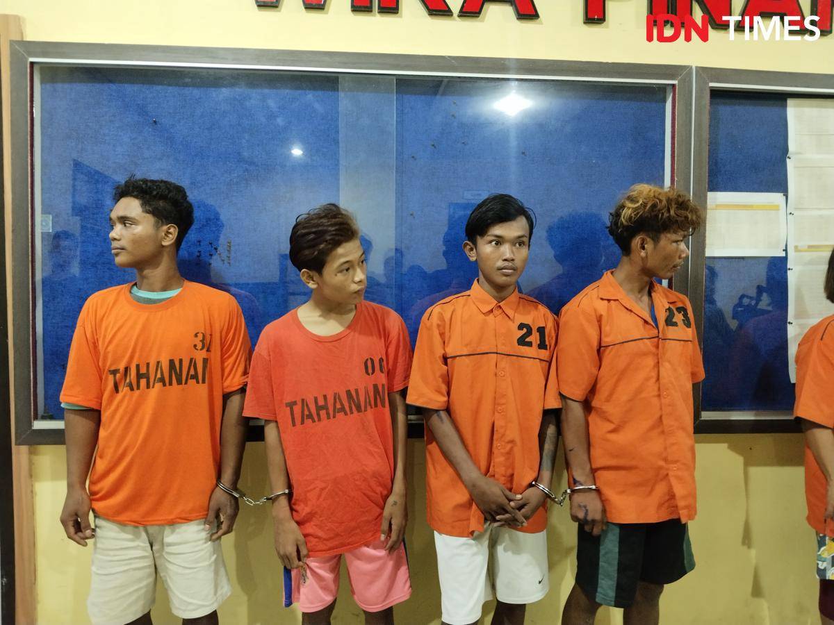 Pelaku tawuran di Belawan yang rampok salah satu toko (IDN Times/Eko Agus Herianto)