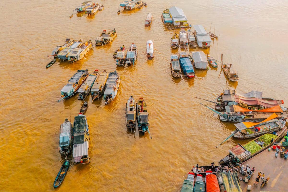 ilustrasi perahu di Delta Mekong, Vietnam